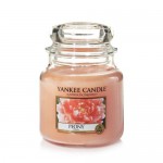 Lumanare Parfumata Borcan Mediu Peony, Yankee Candle